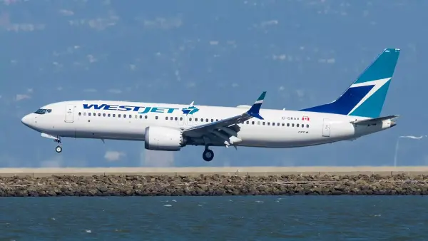 Boeing 737 MAX 8