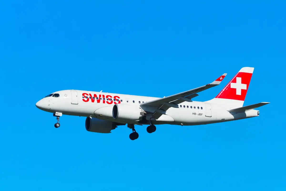 Airbus A220-100