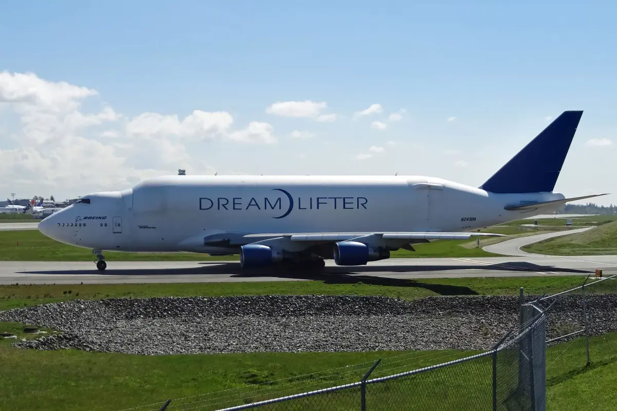 Boeing 747-400LCF Dreamlifter