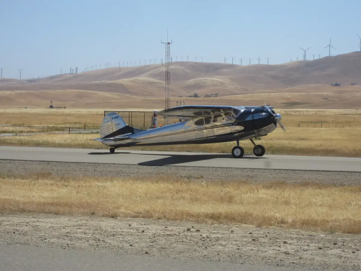 Cessna 195 Businessliner