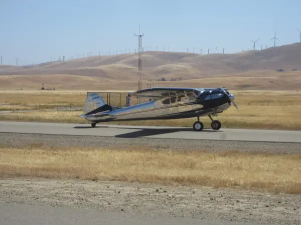 Cessna 195 Businessliner