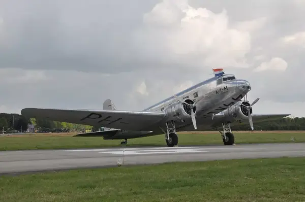 Douglas DC-2