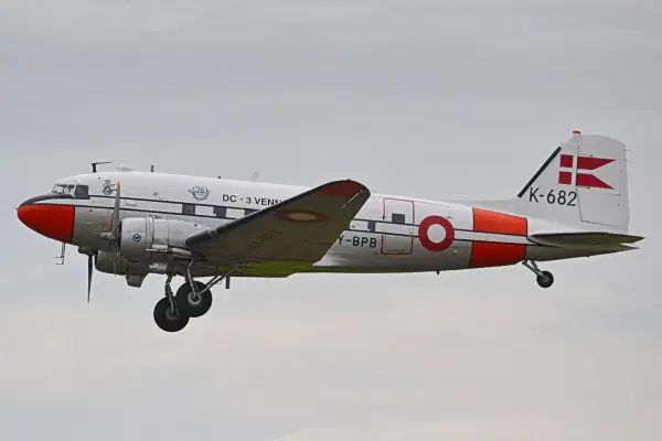 Douglas DC-3