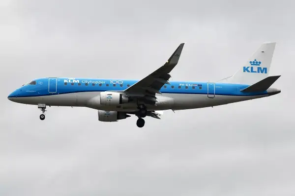 Embraer E175 (Long wings)