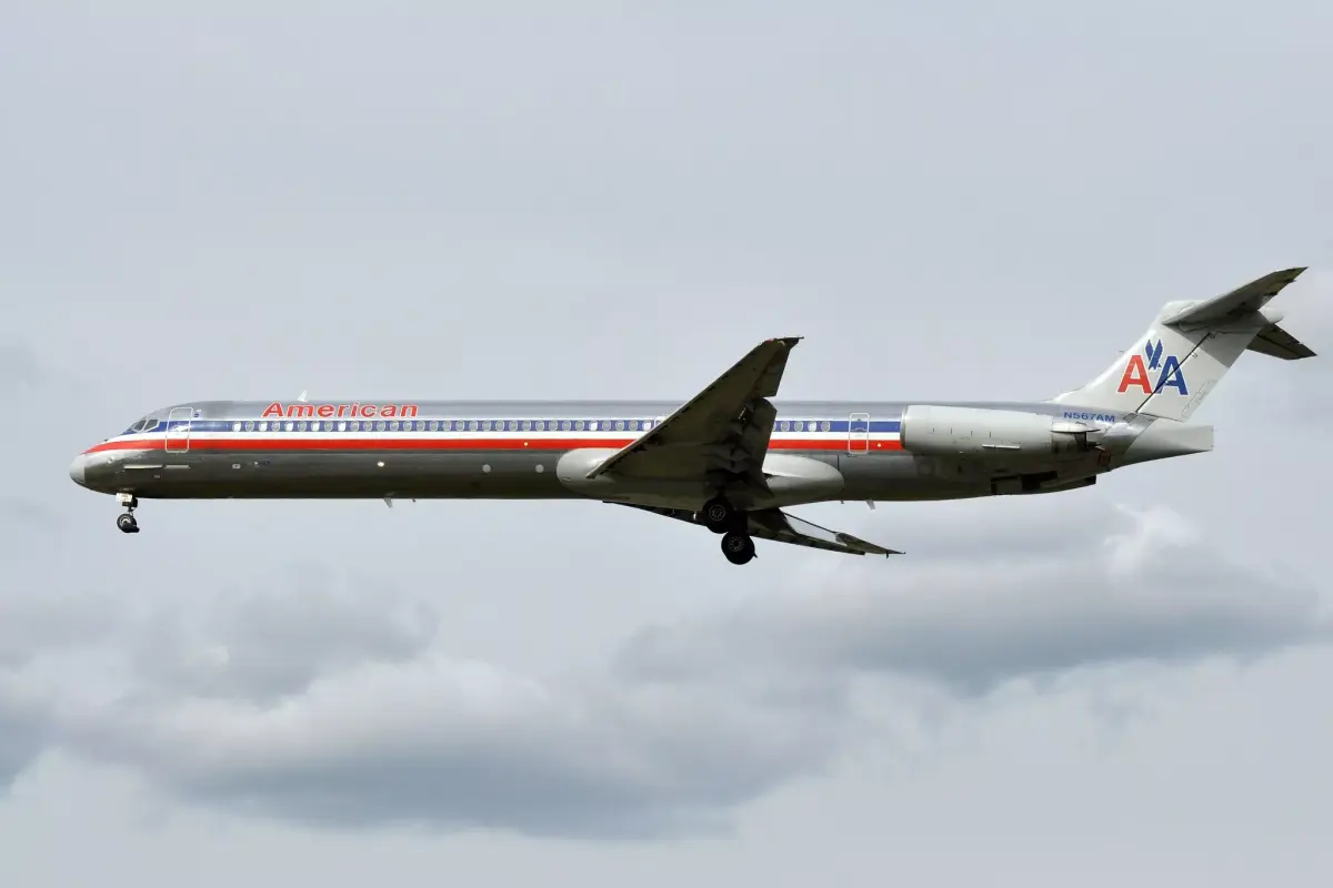 McDonnell Douglas MD-83