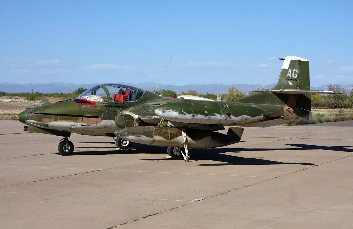 Cessna T-37 Tweet