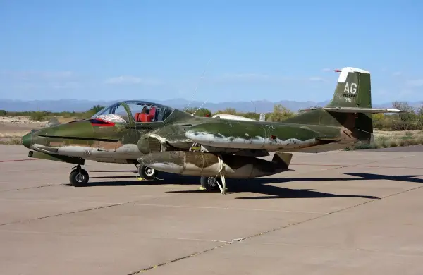 Cessna T-37 Tweet