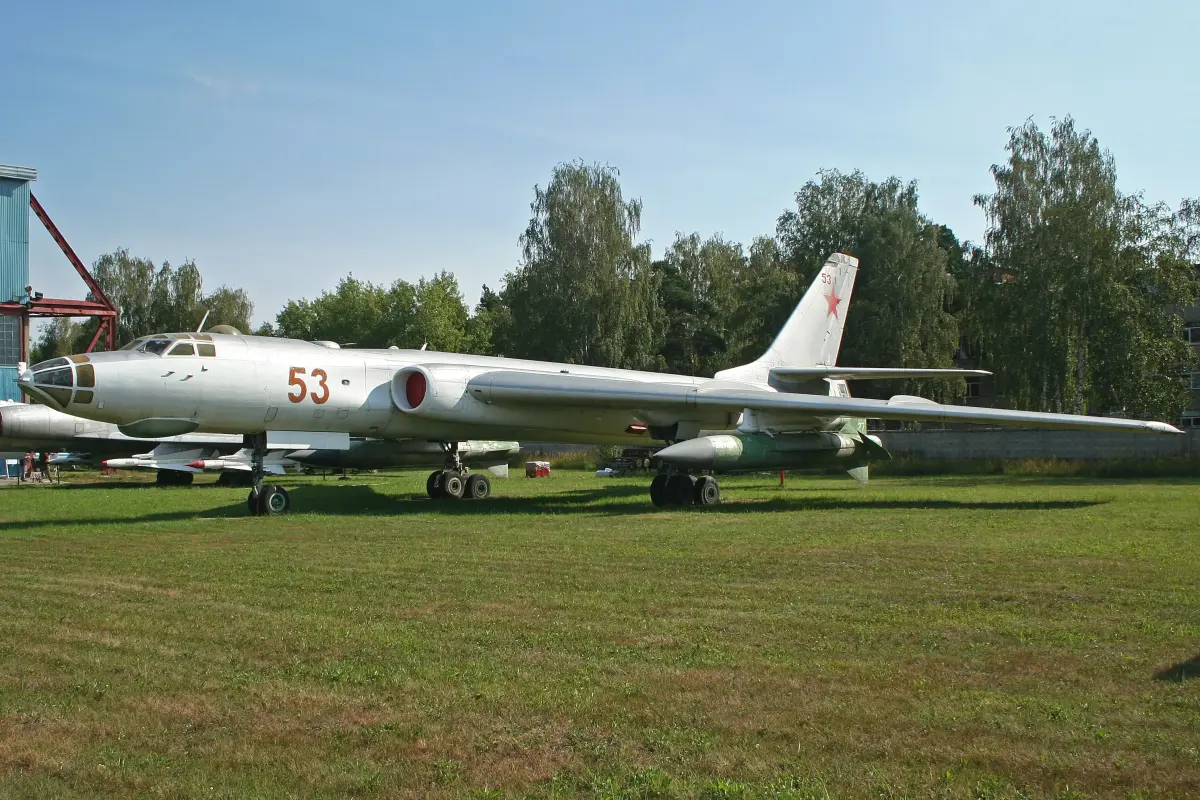 Tupolev Tu-16