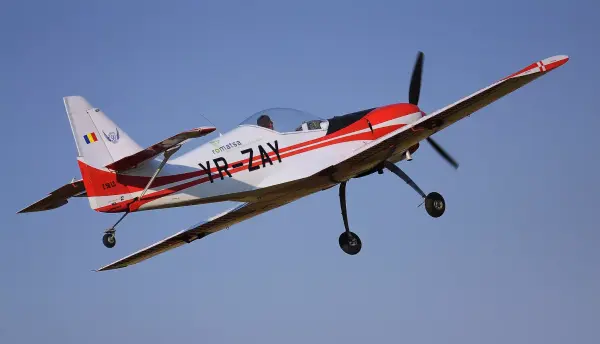 Zlín Z-50