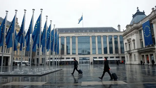 Russian visitors to EU face possible visa curbs; rules unchanged for now