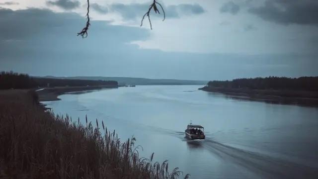 Ukrainian Guards Detained in Moldova After River Chase of Men Fleeing