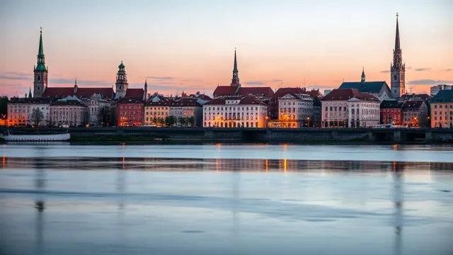 Latvia and Pakistan talk visa facilitation, but no rule changes yet
