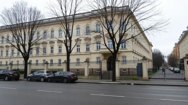 Travellers Keep Afghan Visa, Passport Access in Berlin as Envoy Stays Accredited