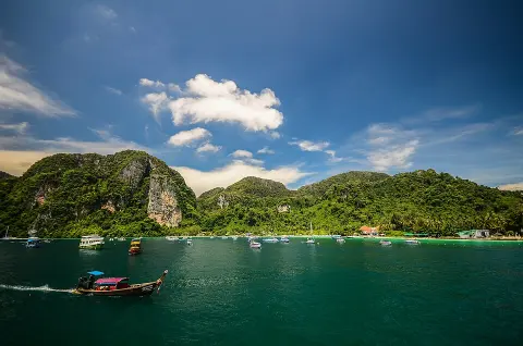 Hat Noppharat Thara–Mu Ko Phi Phi National Park