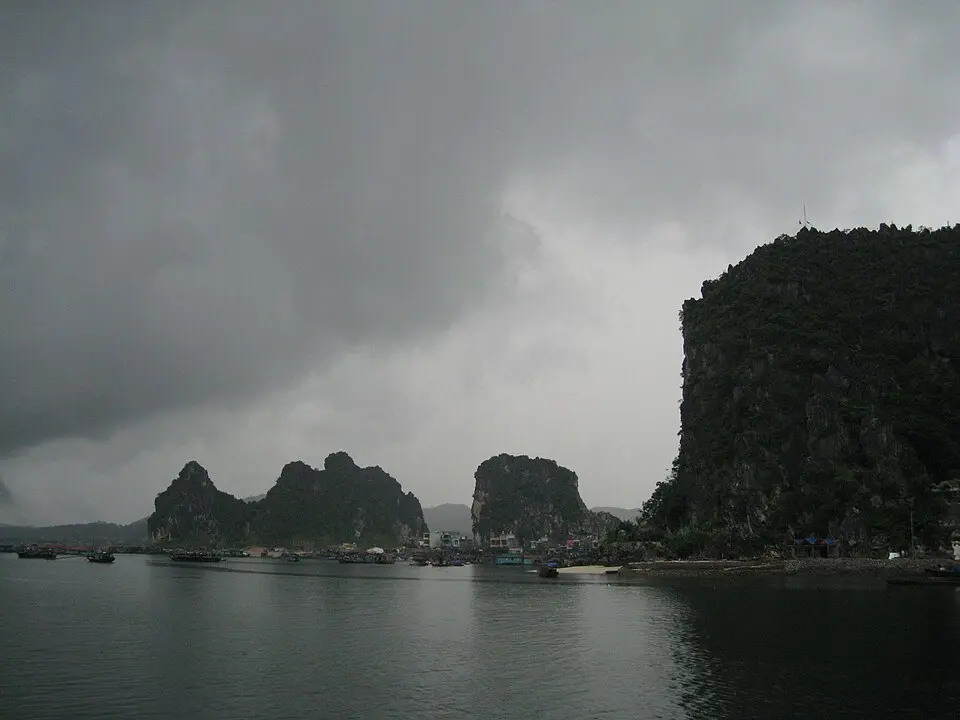 Bai Tu Long National Park