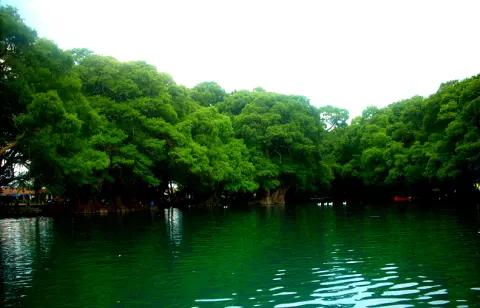 Lago de Camécuaro National Park